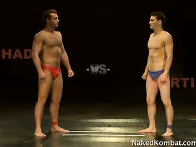 Мощные борцы после драки мило трахаются