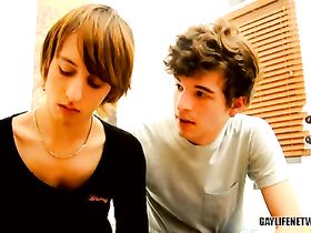 Совсем юные гомосеки придаются любовным утехам