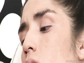 Папаша застал дрочуна и трахнулся с ним как следует