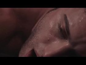 Вписка пацанов превратилась в гей оргию