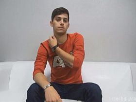 Пацан из Чехии пришел на кстинг и отодрал актера в очко большим членом