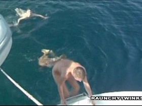 Дайверы устроили дикий перепихон на яхте с окончанием в рот