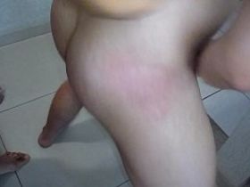 Новички в гейском секс-клубе дают трахать сябя в зад всем подряд